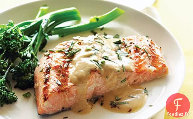 Saumon Grillé à la Sauce Moutarde-Vin