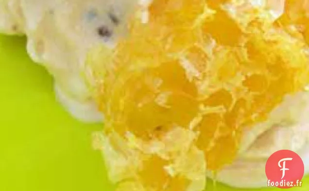 Crème Glacée Vraiment Crue Au Miel De Fleurs Sauvages Et Mûres