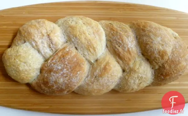 Cuisson du pain: Trois Pâtes Tressées en Un seul Pain