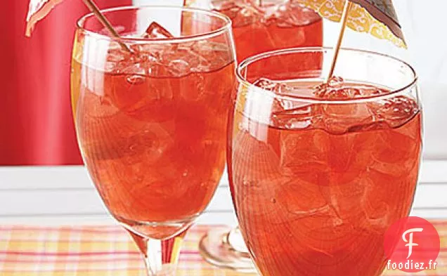 Thé Glacé à l'Hibiscus aux Pêches