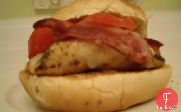 Burger au Bacon Grillé et au Poulet Suisse