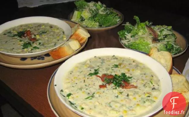 Chaudrée de Palourdes et de Maïs de la Nouvelle-Angleterre Aux Herbes