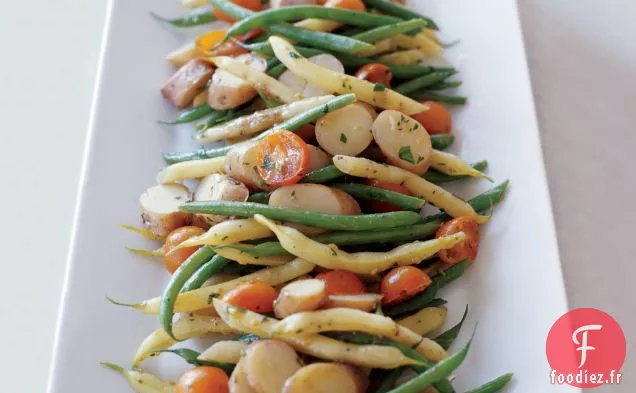 Salade de Légumes et de Pommes de Terre d'été avec Vinaigrette aux Anchois