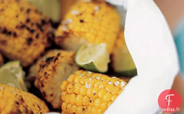 Maïs Grillé avec Poudre de Piment et Citron Vert