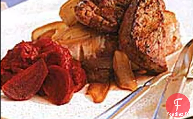 Steak de Buffle et Confit d'Oignons sur Toasts à l'ail