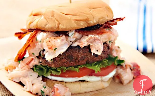 Surf N' Turf Burger (Burger grillé avec Homard et Bacon)