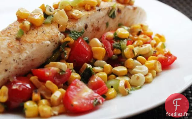 Flétan à la poêle avec Salade de maïs Carbonisé