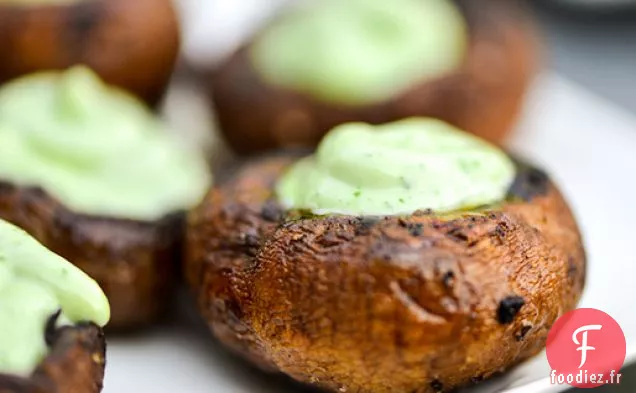 Champignons Cremini Grillés Farcis au Basilic et au Parmesan - Mayo