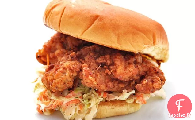 Sandwichs au Poulet frit et à la salade de Chou