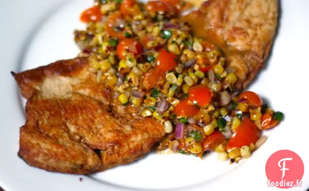 Poisson Croustillant au Maïs Carbonisé et Salsa Dorée au Soleil