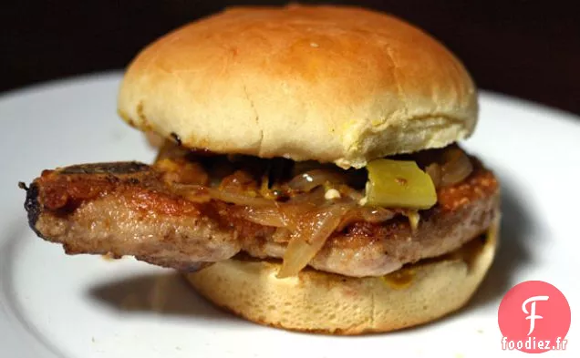 Sandwich Aux Côtelettes De Porc Avec Os