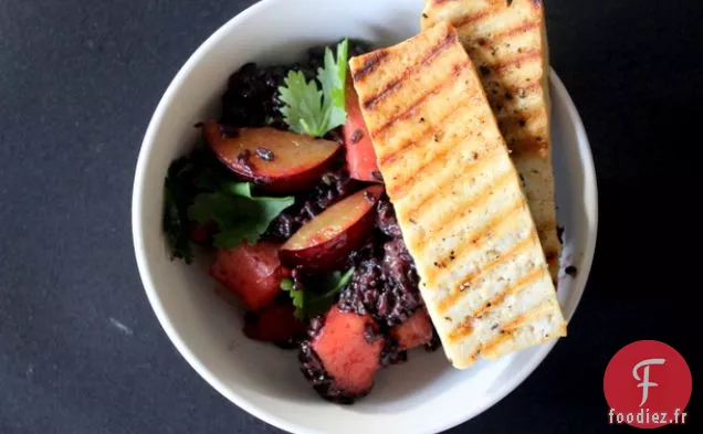Riz Interdit à la Noix de Coco avec Tofu et Fruits d'été