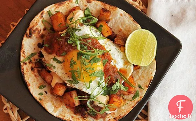 Tacos pour le petit-déjeuner avec Pommes de terre Croustillantes, Chorizo et œuf au plat