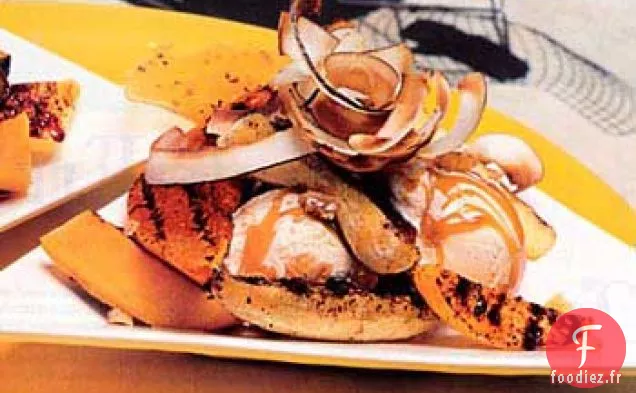 Fruits Tropicaux avec Sauce au Rhum et Chili - Macadamia Cassante