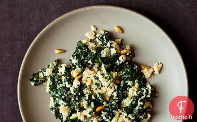 Un Pilaf De Chou Frisé Et De Quinoa En Pot