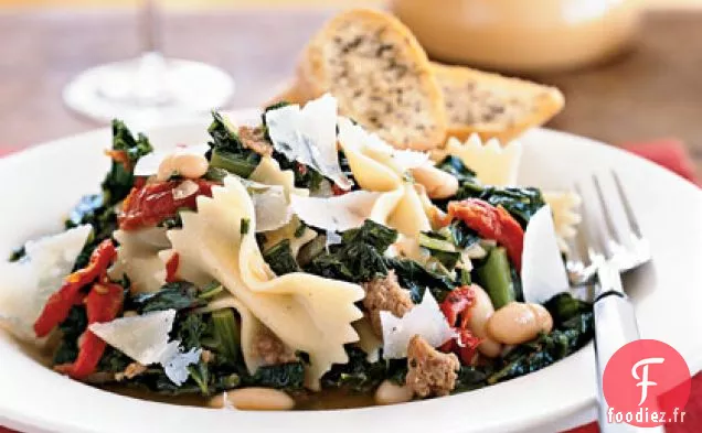 Farfalle avec Saucisse, Haricots Cannellini et Chou Frisé
