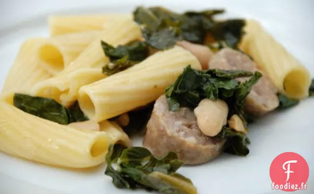 Rigatoni Avec Saucisse, Chou Frisé Et Haricots Blancs