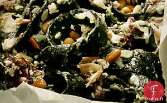 Pâtes Au Fromage De Chèvre, Radicchio, Chou Frisé Et Pignons De Pin