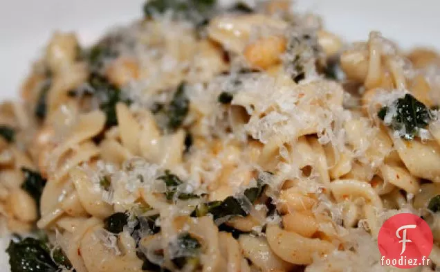 Pâtes Au Chou Frisé Et Aux Haricots Marins Au Paprika Fumé