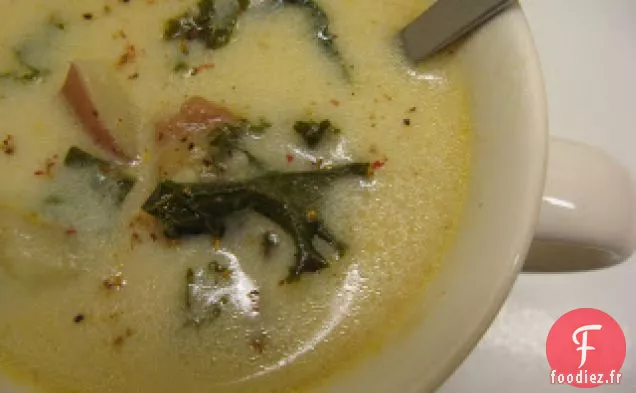 Soupe Toscane Aux Pommes De Terre, Au Chou Frisé Et Aux Saucisses