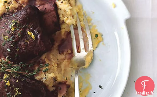 Côtes Levées Braisées au Cabernet avec Polenta Gorgonzola et Gremolata aux Herbes mélangées