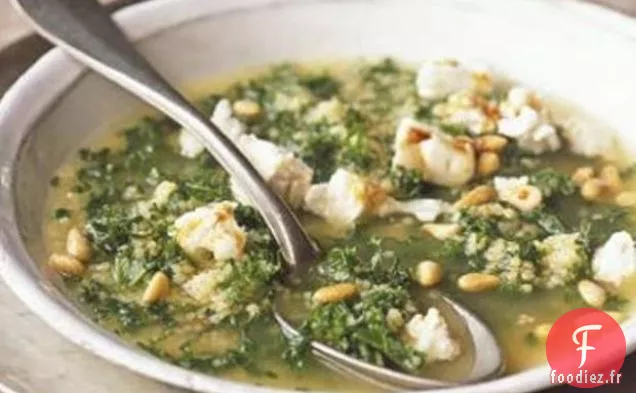 Soupe De Chou Frisé Et Couscous Au Fromage De Chèvre