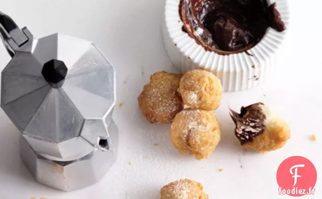Zeppole à la Sauce au Chocolat