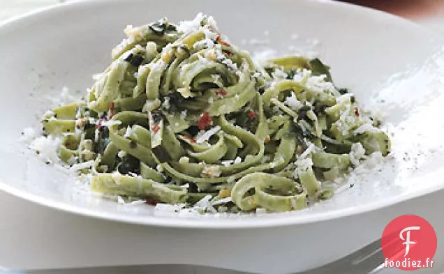 Linguine Épicée aux Épinards à l'Huile d'Olive et à l'Ail
