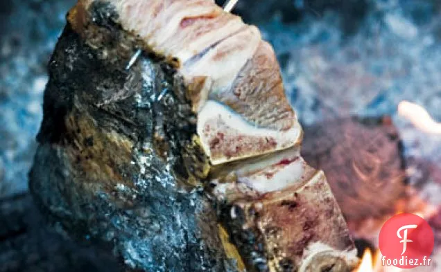 Sur les charbons Bistecca Fiorentina