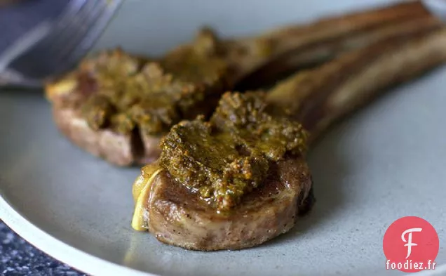 Côtelettes D'Agneau À La Tapenade De Pistaches
