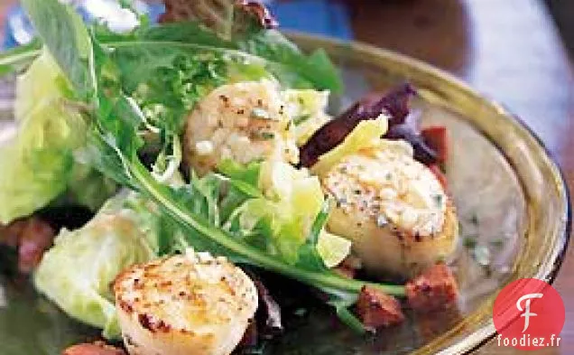 Pétoncles Sautés à l'Andouille et Petits Légumes Verts