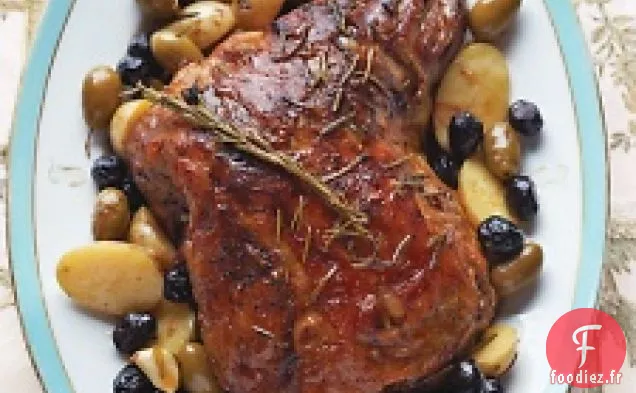 Gigot D'Agneau Braisé Aux Pommes De Terre Et Olives