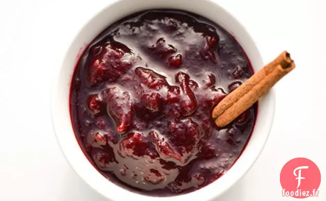 Sauce aux Canneberges au Vin Rouge Épicé
