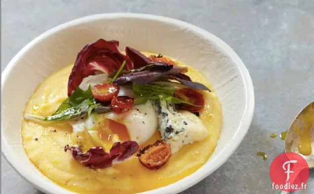 Polenta Avec Salade D'Hiver, Oeuf Poché Et Recette De Fromage Bleu