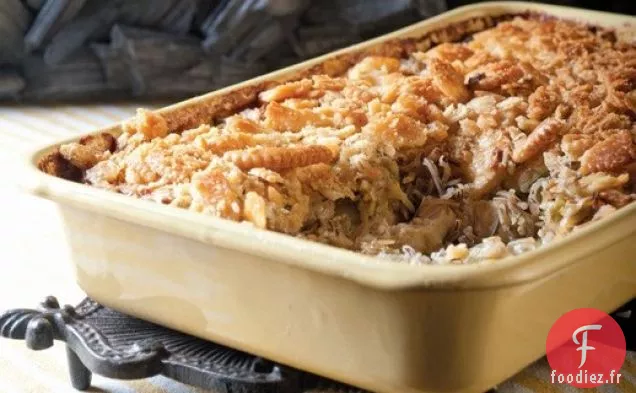 Hotdish Classique au Poulet et au Riz Sauvage De La Nouvelle Table du Midwest