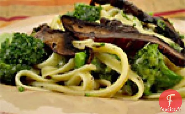 Fettuccine No-Fredo avec Brocoli et Champignons Sautés