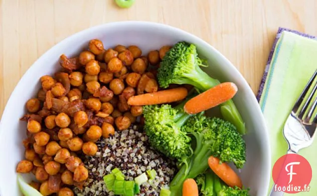 Bol de Pois Chiches et Brocoli avec Sauce Tahini