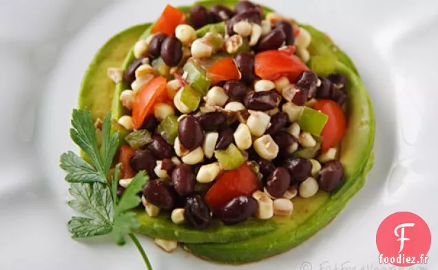 Salade de Maïs Cru et Haricots Noirs à l'Avocat