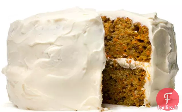 Gâteau aux Carottes Épicé à la Cardamome avec Crème Fouettée - Glaçage au Fromage