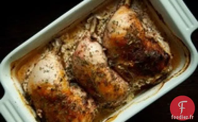 Gigot D'Agneau À La Menthe Et Pommes De Terre Rôties Et Oignons