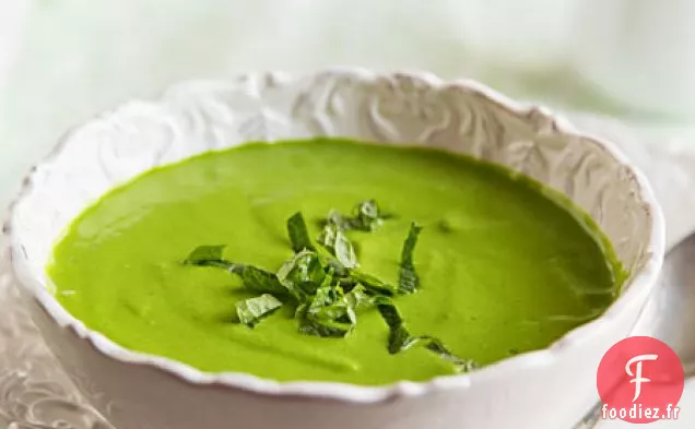 Soupe de Pois et d'Épinards Crus à la Menthe