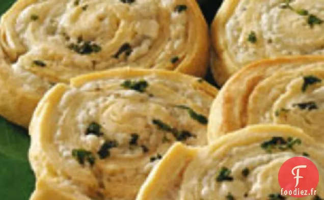 Trois Croissants de Fromage Virevoltent