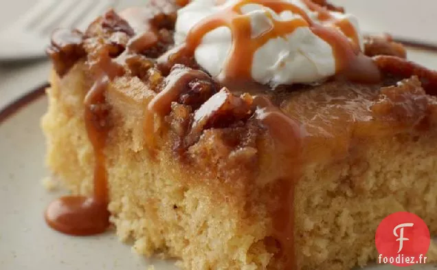 Gâteau aux Pommes au Caramel Chaud