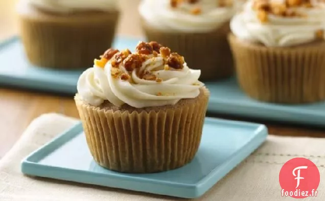 Cupcakes aux Pommes et Épices Sans Gluten avec Glaçage au Fromage à la Crème à l'Érable et Noix Confites