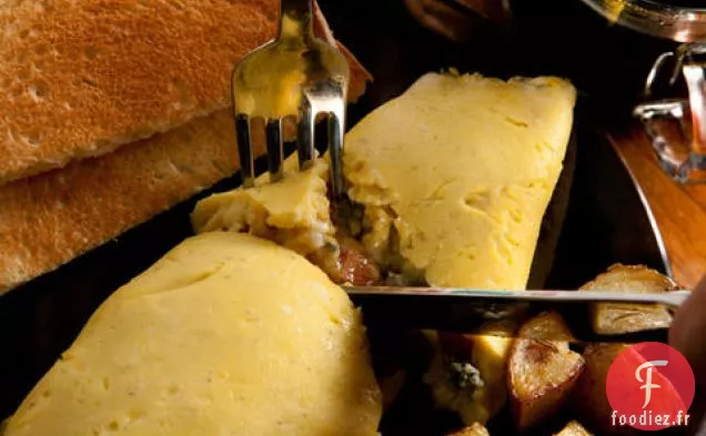 Omelette au Bacon, aux Pommes et au Fromage Bleu