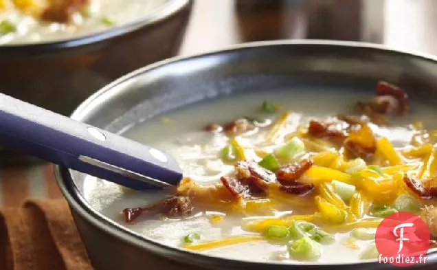 Soupe de Pommes De Terre au Bacon Et au Cheddar