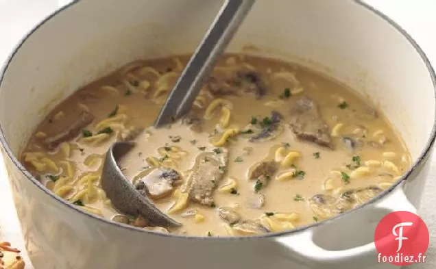 Soupe Crémeuse de Bœuf, de Champignons et de Nouilles