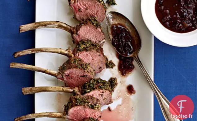 Carré d'Agneau aux Herbes avec Sauce aux Airelles