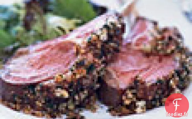 Agneau Rôti à la Croute de Noix de Pécan et de Myrtille