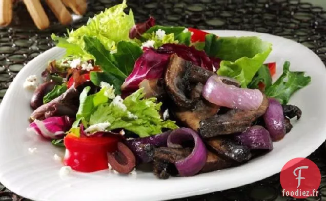 Portabelles Rôties avec Salade Méditerranéenne